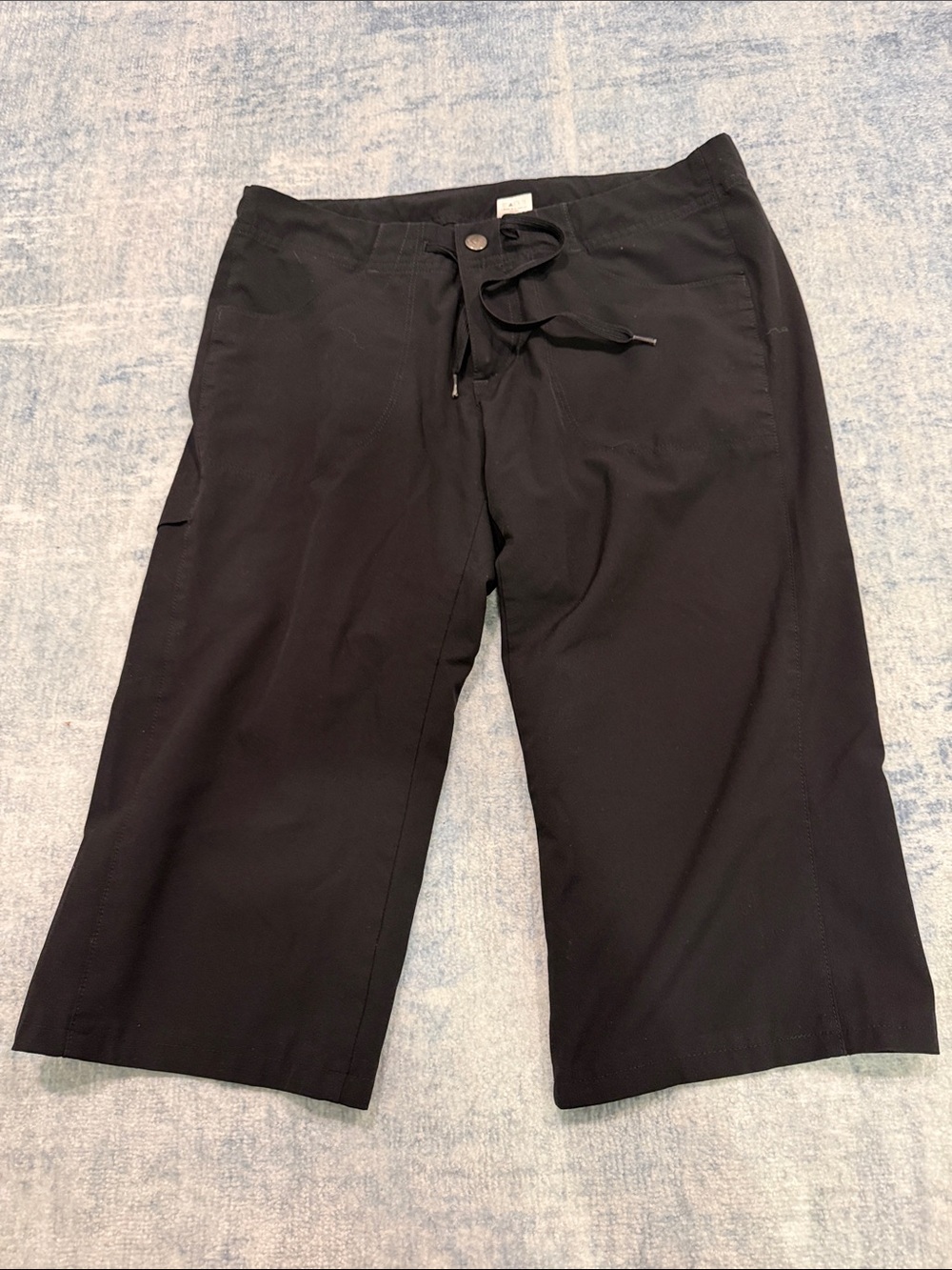 Women’s Patagonia capri pants size 2 black